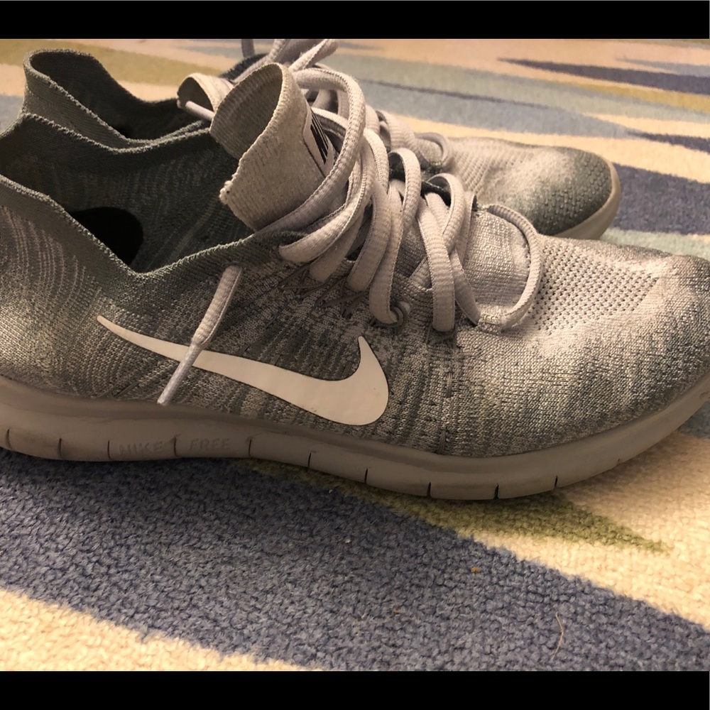 Nike knit frees
